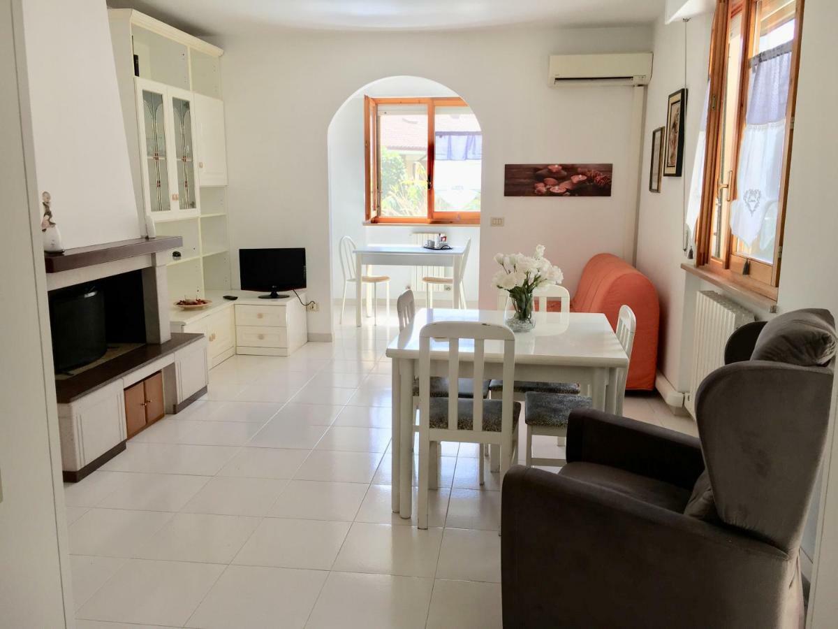Appartement La Casa Di Lory à Falconara Marittima Extérieur photo